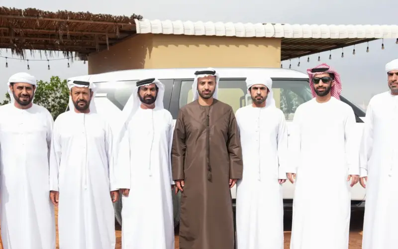 ولي عهد رأس الخيمة يزور حمد سعيد السعيدي النعيمي في منطقة السوان